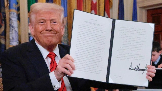cbsn-fusion-what-change-education-trump-executive-order-thumbnail.jpg 